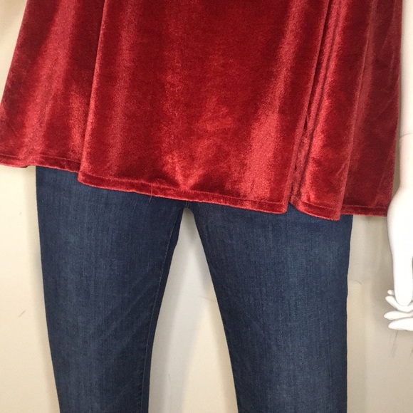 NWT Chelsea & Theodore Cold Shoulder Velour Top - Picture 3 of 10